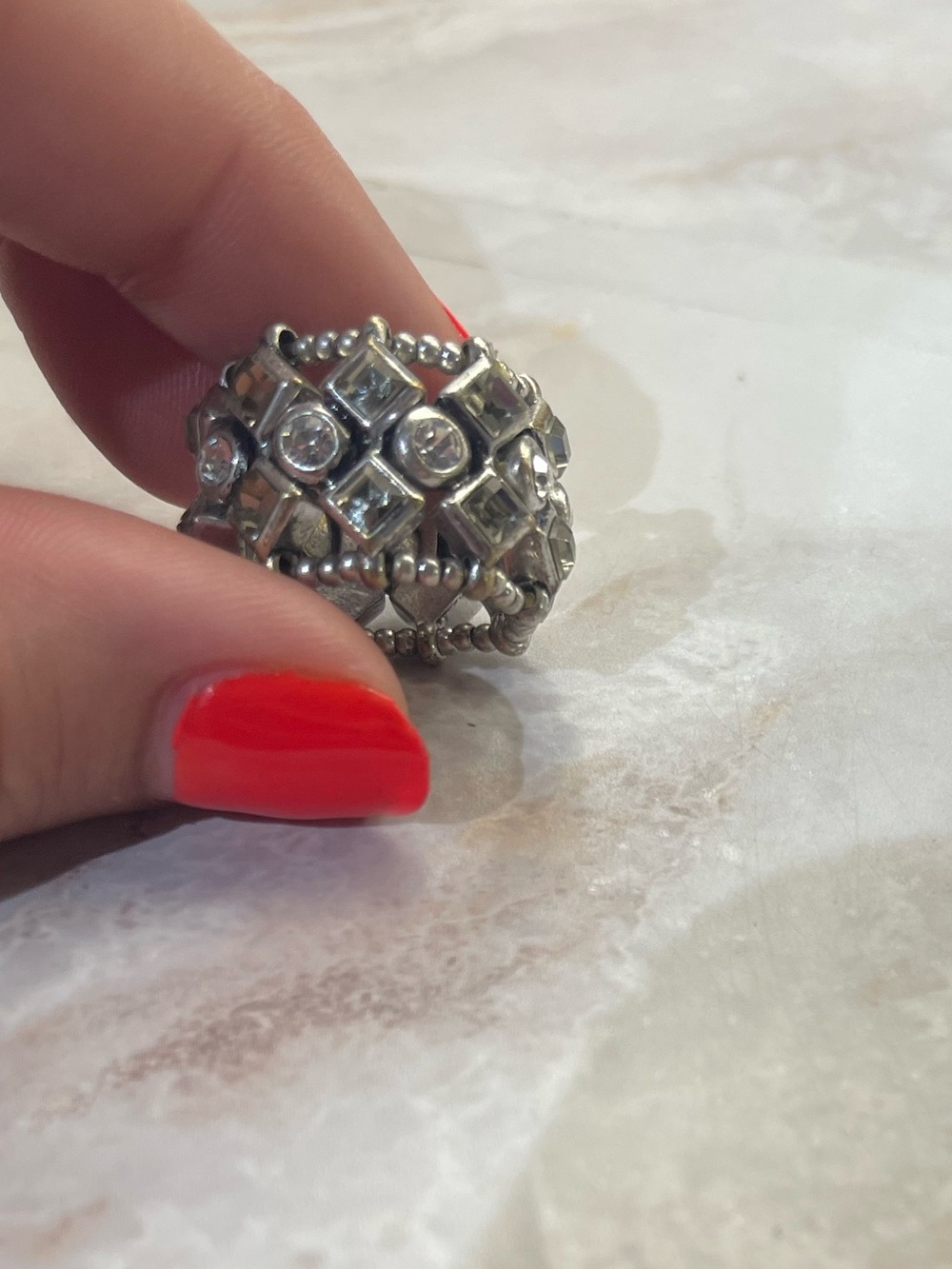 Women's Silver Beaded Crystal Stretch Ring size 6 stretchy - Picture 2 of 2